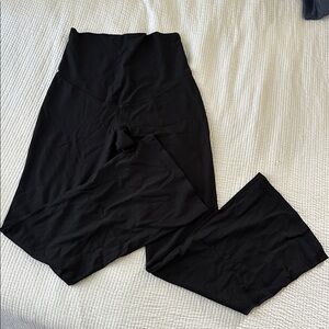 Old Navy maternity flares yoga pants